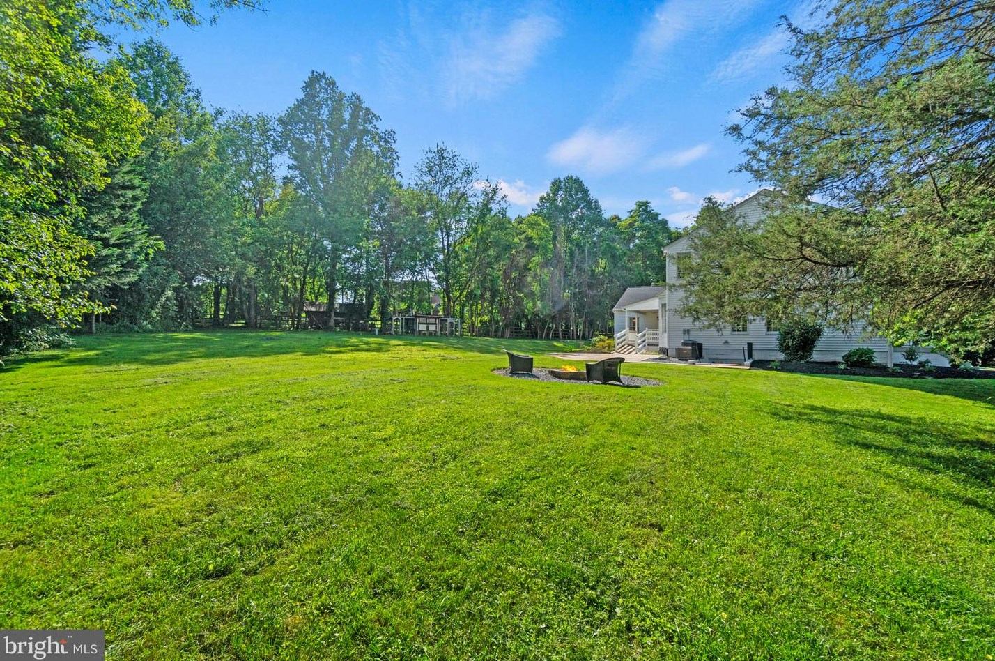 21046 Woodfield Rd, Gaithersburg MD 20882-1203 exterior