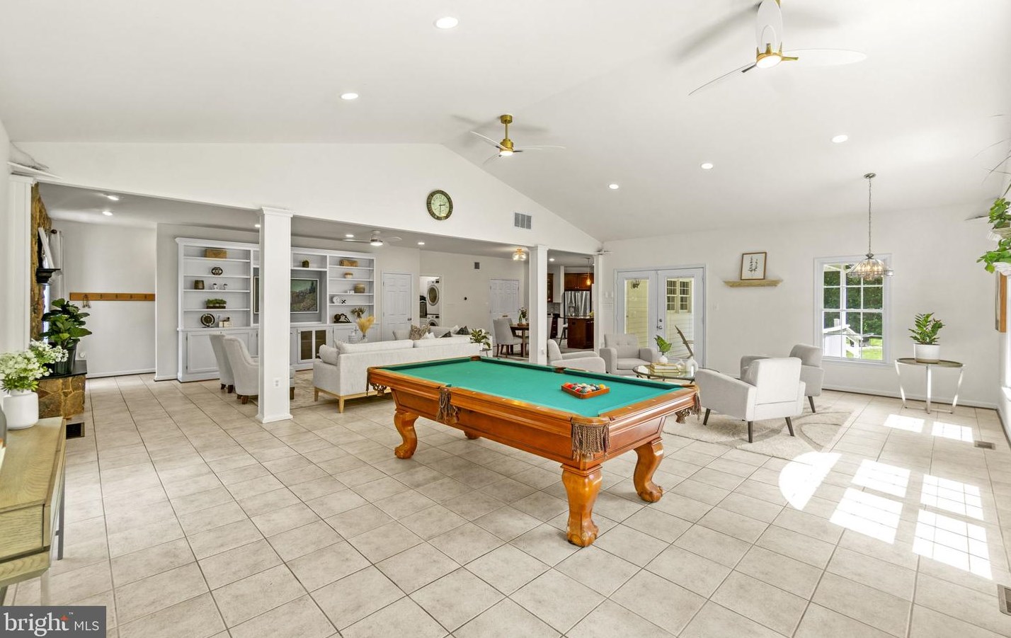 21046 Woodfield Rd, Gaithersburg MD 20882-1203 exterior