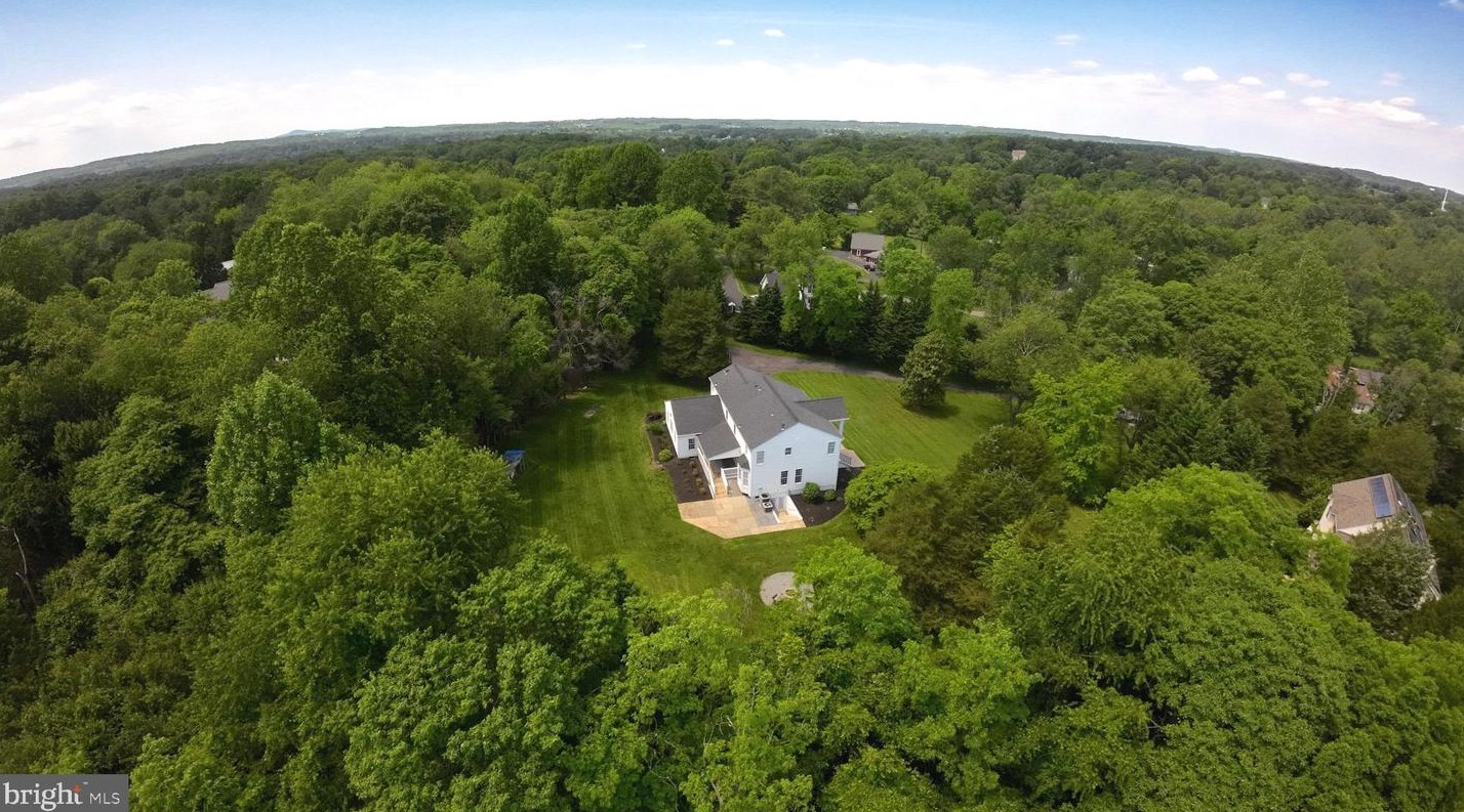 21046 Woodfield Rd, Gaithersburg MD 20882-1203 exterior