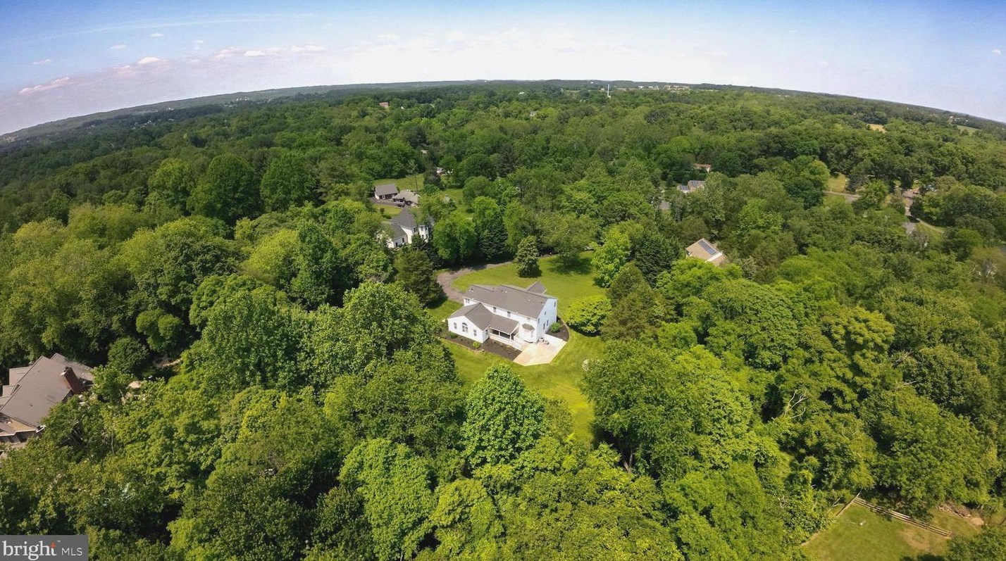 21046 Woodfield Rd, Gaithersburg MD 20882-1203 exterior