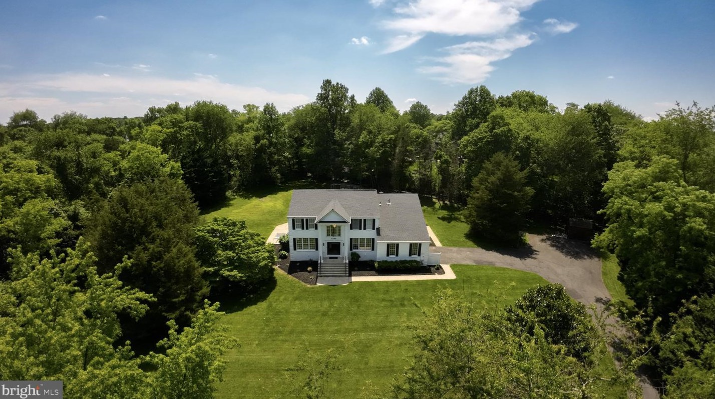 21046 Woodfield Rd, Gaithersburg MD 20882-1203 exterior