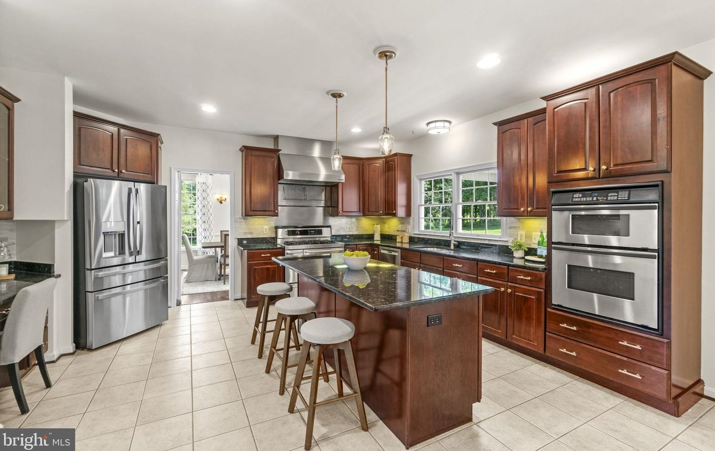 21046 Woodfield Rd, Gaithersburg MD 20882-1203 exterior