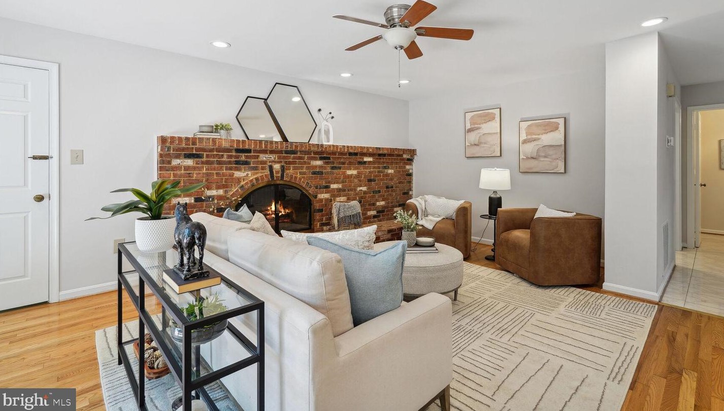 9813 Korman Ct, Rockville MD 20854-2042 exterior