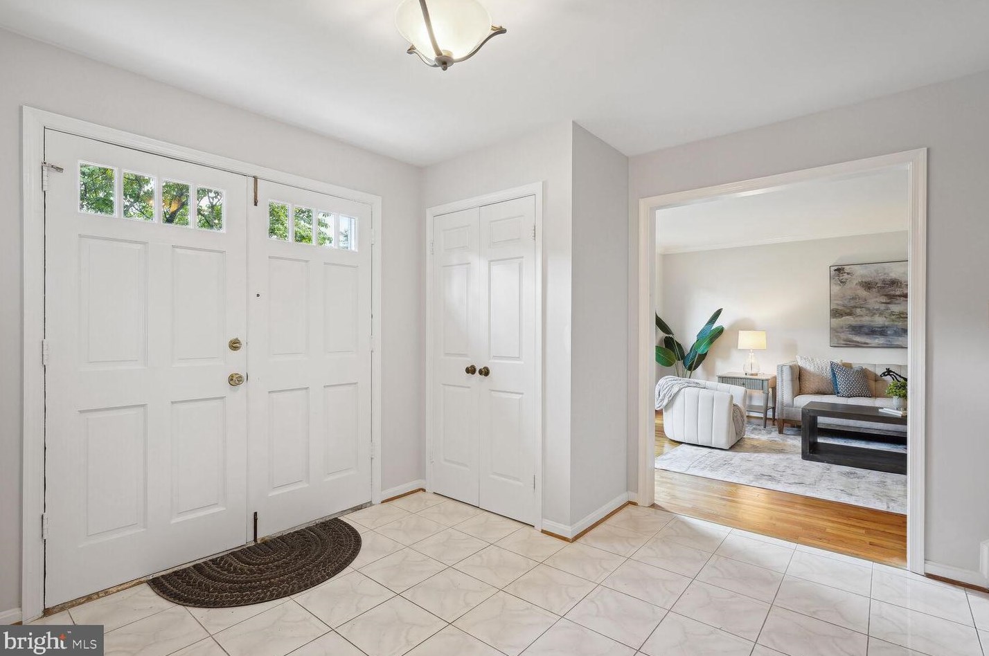 9813 Korman Ct, Rockville MD 20854-2042 exterior