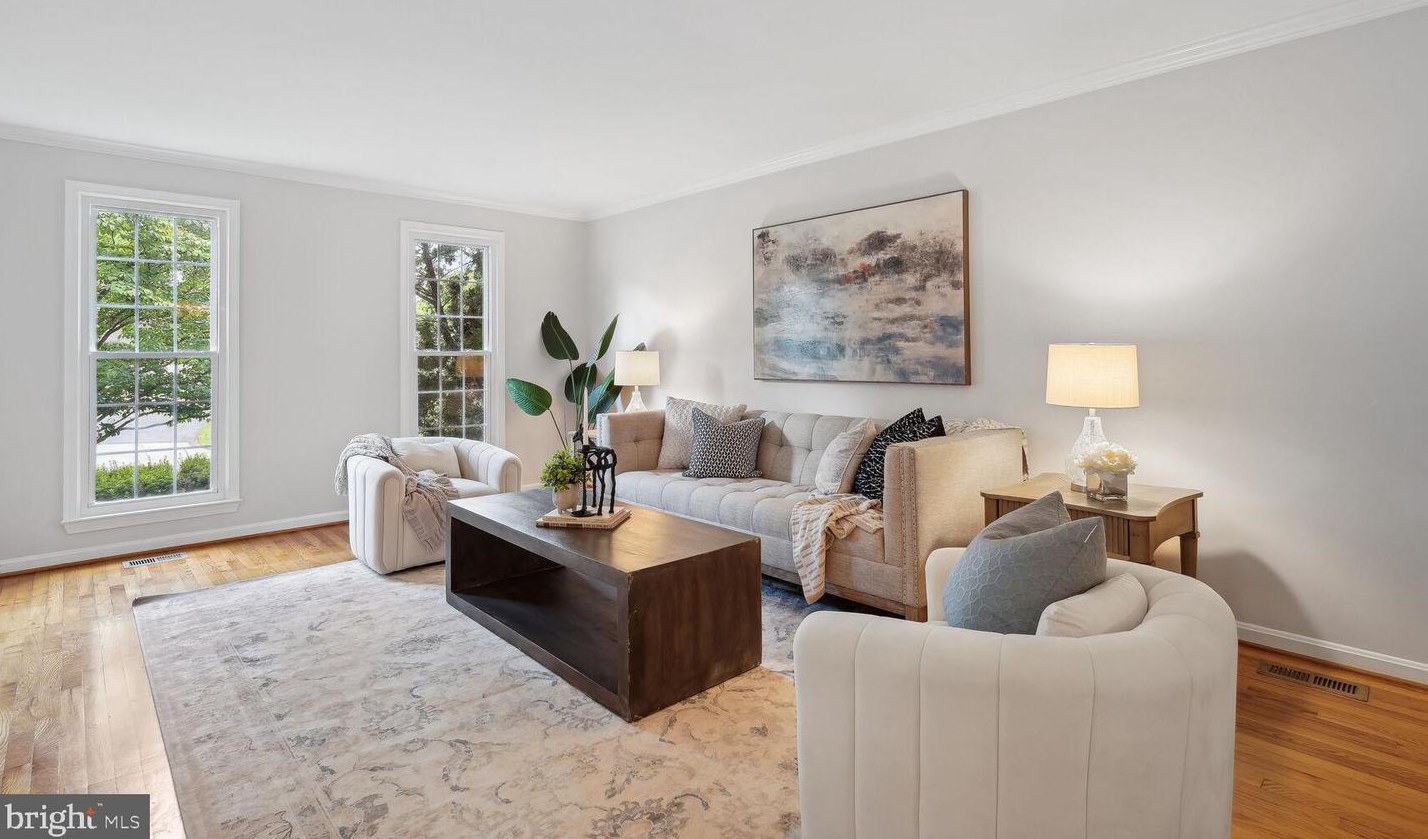 9813 Korman Ct, Rockville MD 20854-2042 exterior