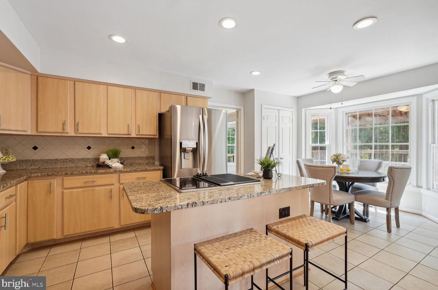 9813 Korman Ct, Rockville MD 20854-2042 exterior