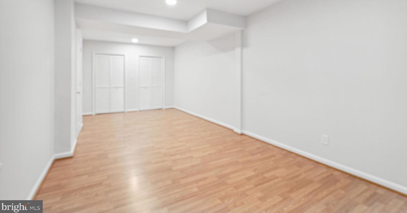 9813 Korman Ct, Rockville MD 20854-2042 exterior