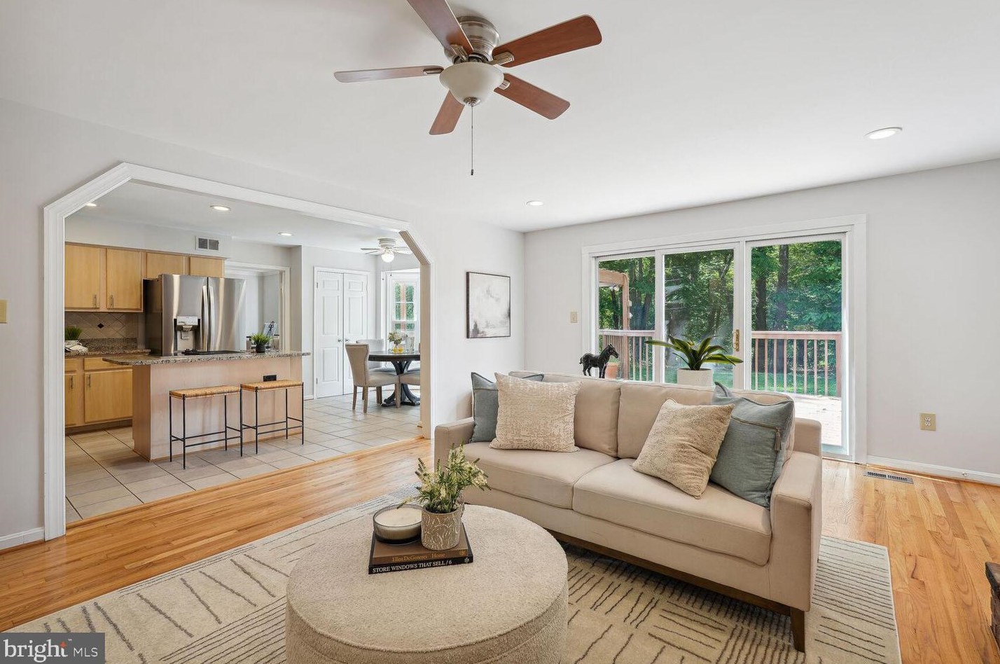 9813 Korman Ct, Rockville MD 20854-2042 exterior