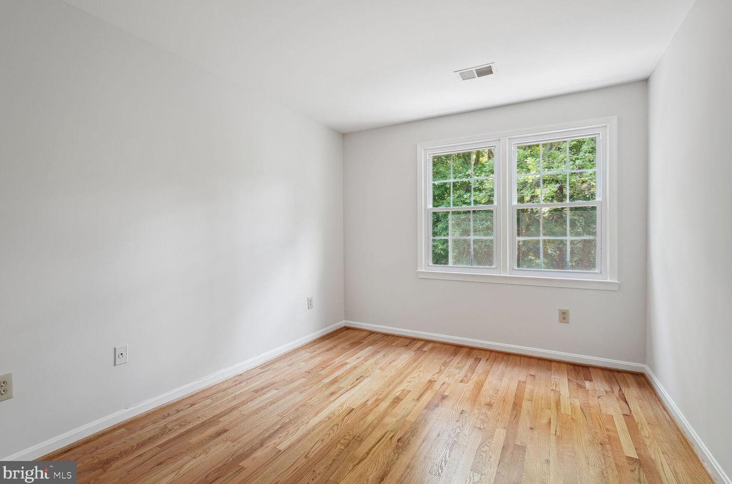 9813 Korman Ct, Rockville MD 20854-2042 exterior