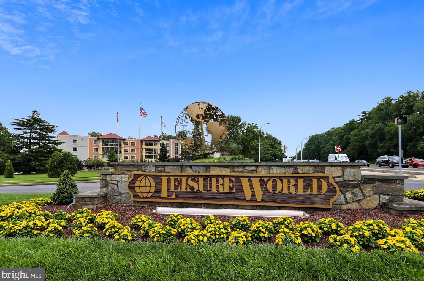 15115 Interlachen Dr, Silver Spring MD 20906-5636 exterior