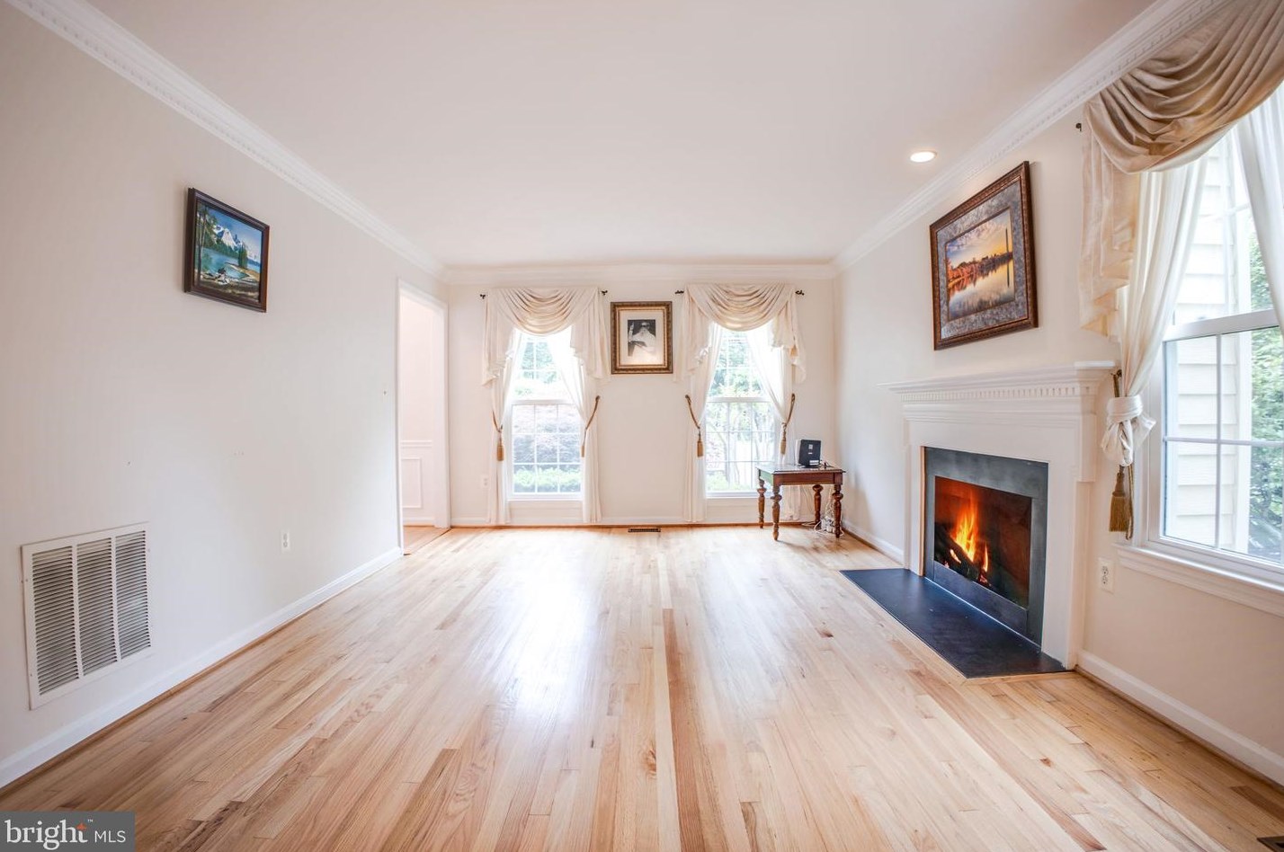 433 Bonifant Rd, Silver Spring MD 20905-5950 exterior