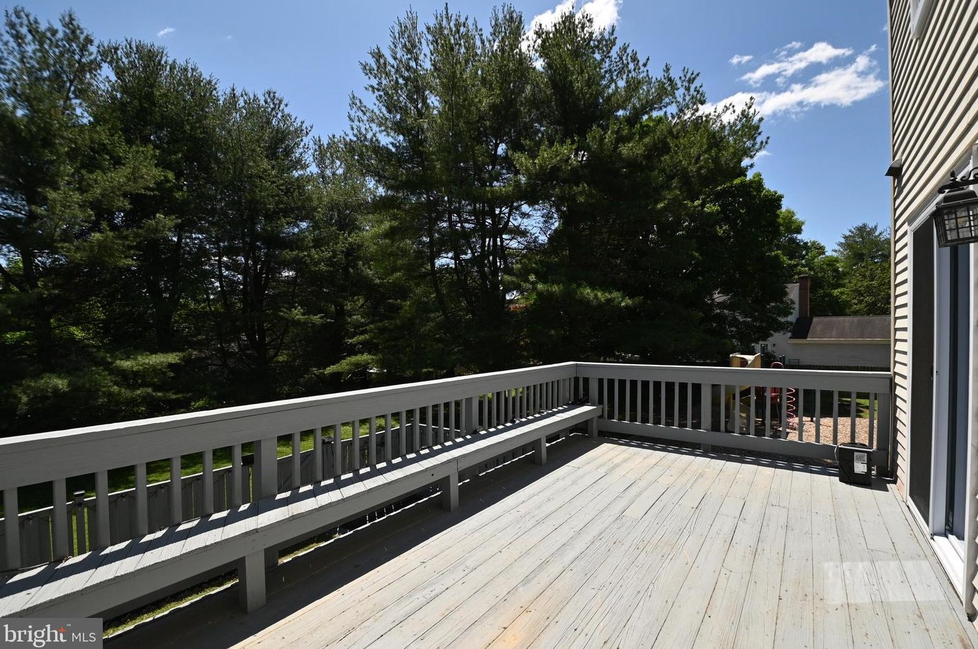 16 Capricorn Ct, Rockville MD 20855-2567 exterior