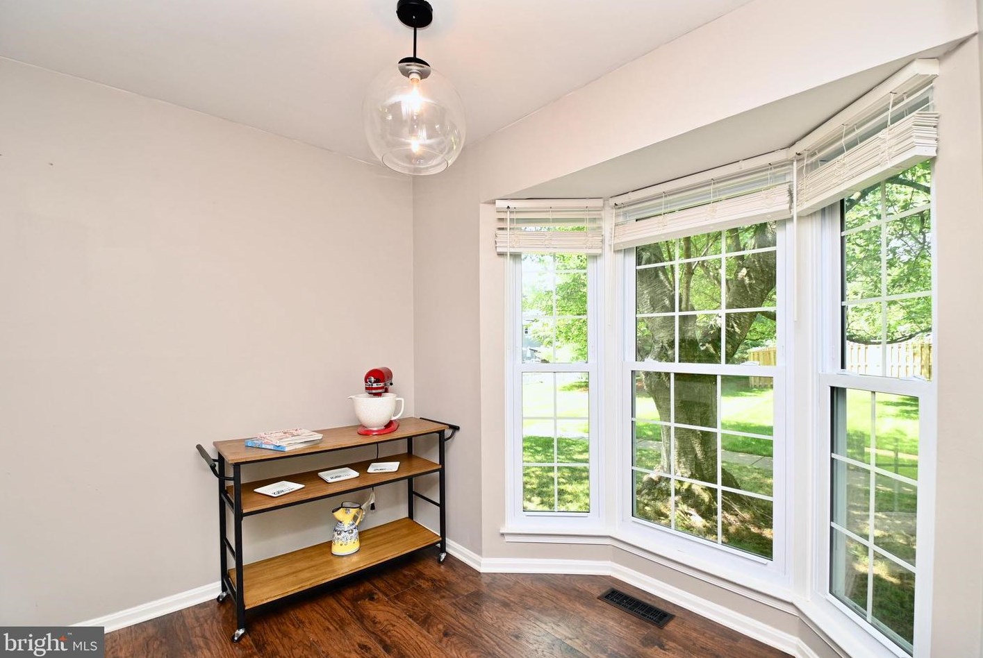 16 Capricorn Ct, Rockville MD 20855-2567 exterior