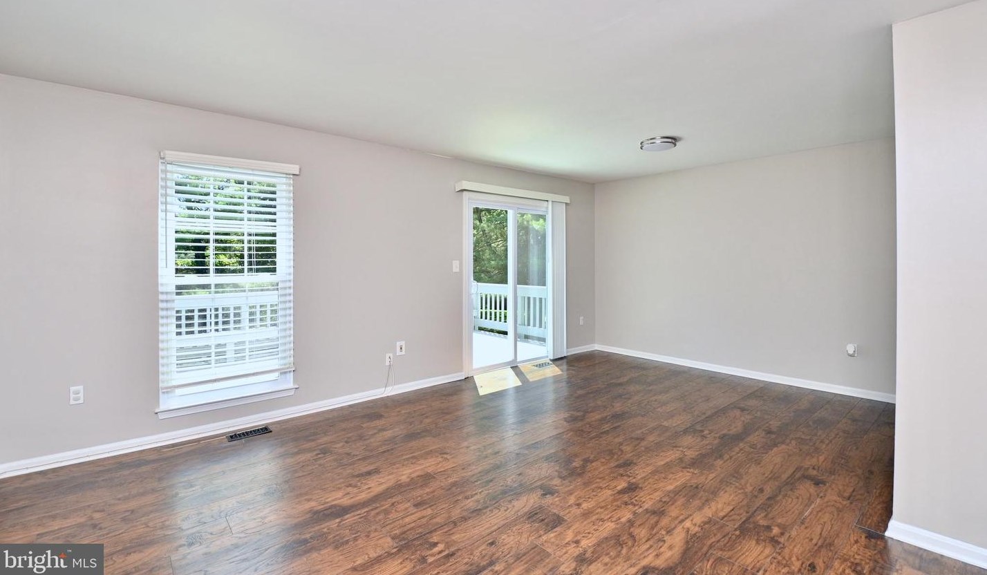 16 Capricorn Ct, Rockville MD 20855-2567 exterior