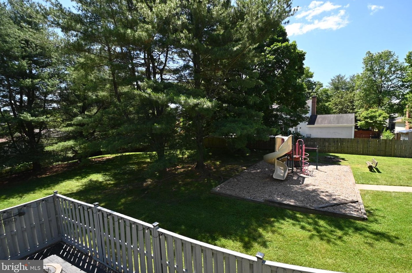 16 Capricorn Ct, Rockville MD 20855-2567 exterior