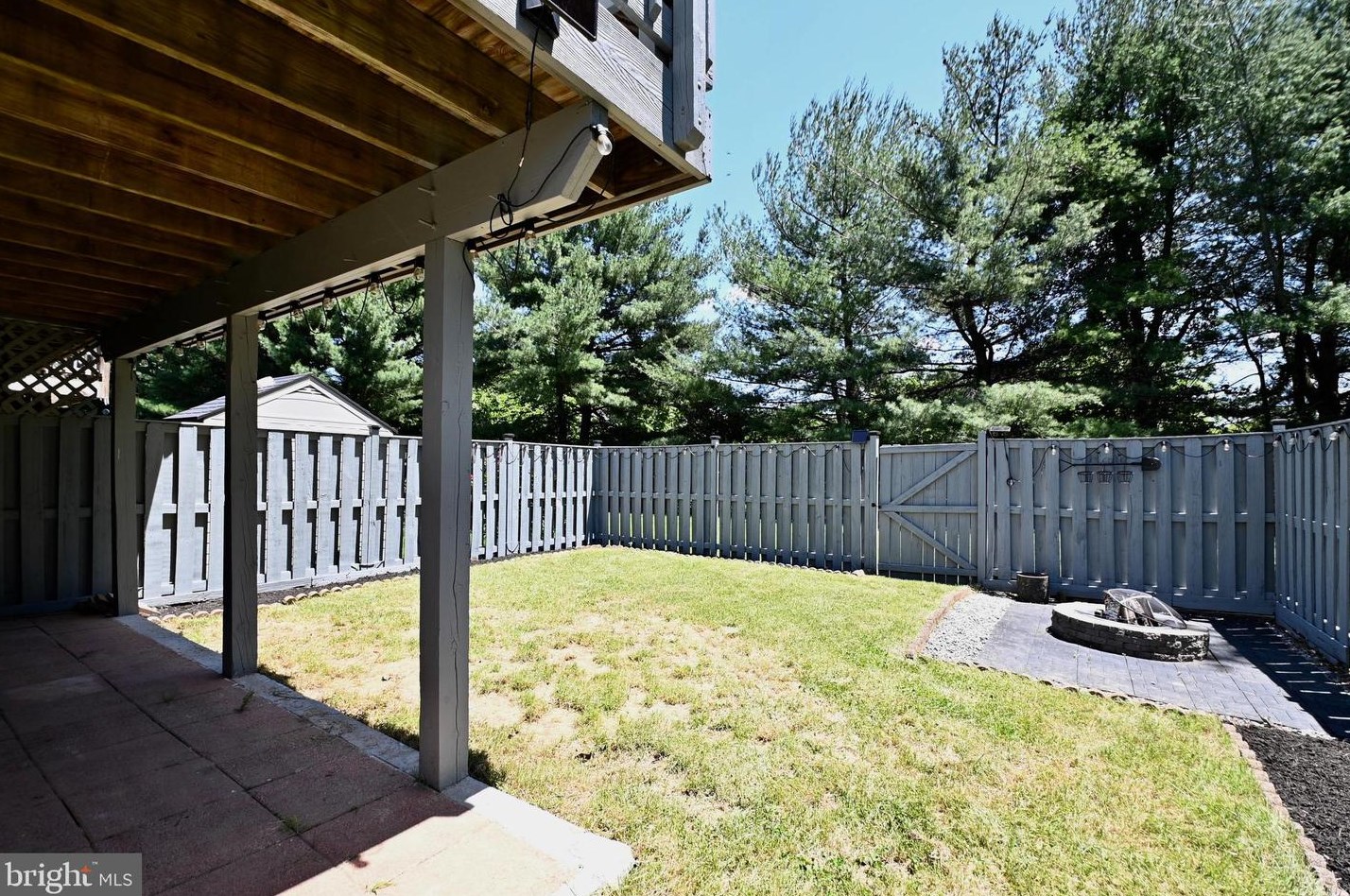 16 Capricorn Ct, Rockville MD 20855-2567 exterior