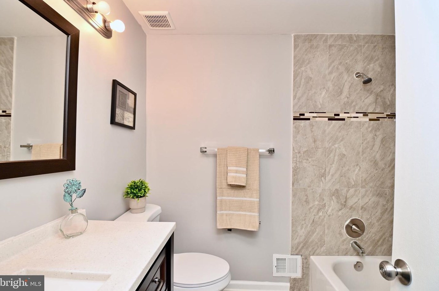 16 Capricorn Ct, Rockville MD 20855-2567 exterior