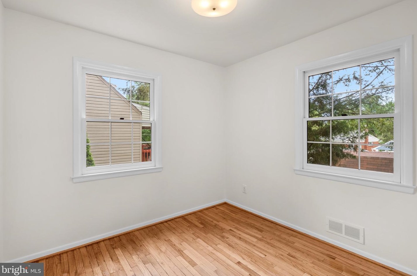 2708 Weisman Rd, Silver Spring MD 20902-2141 exterior