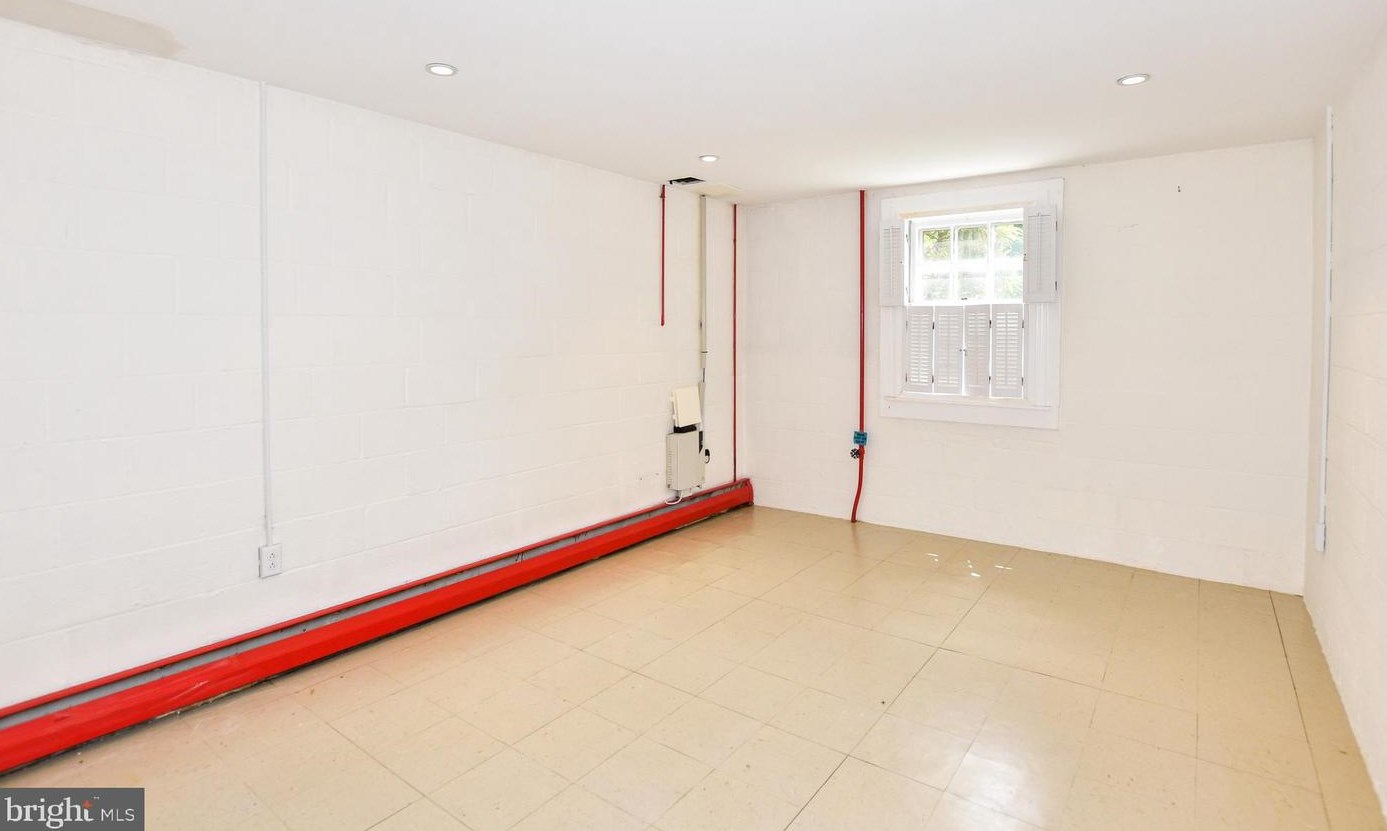 11801 Renick Ln, Silver Spring MD 20904-2871 exterior