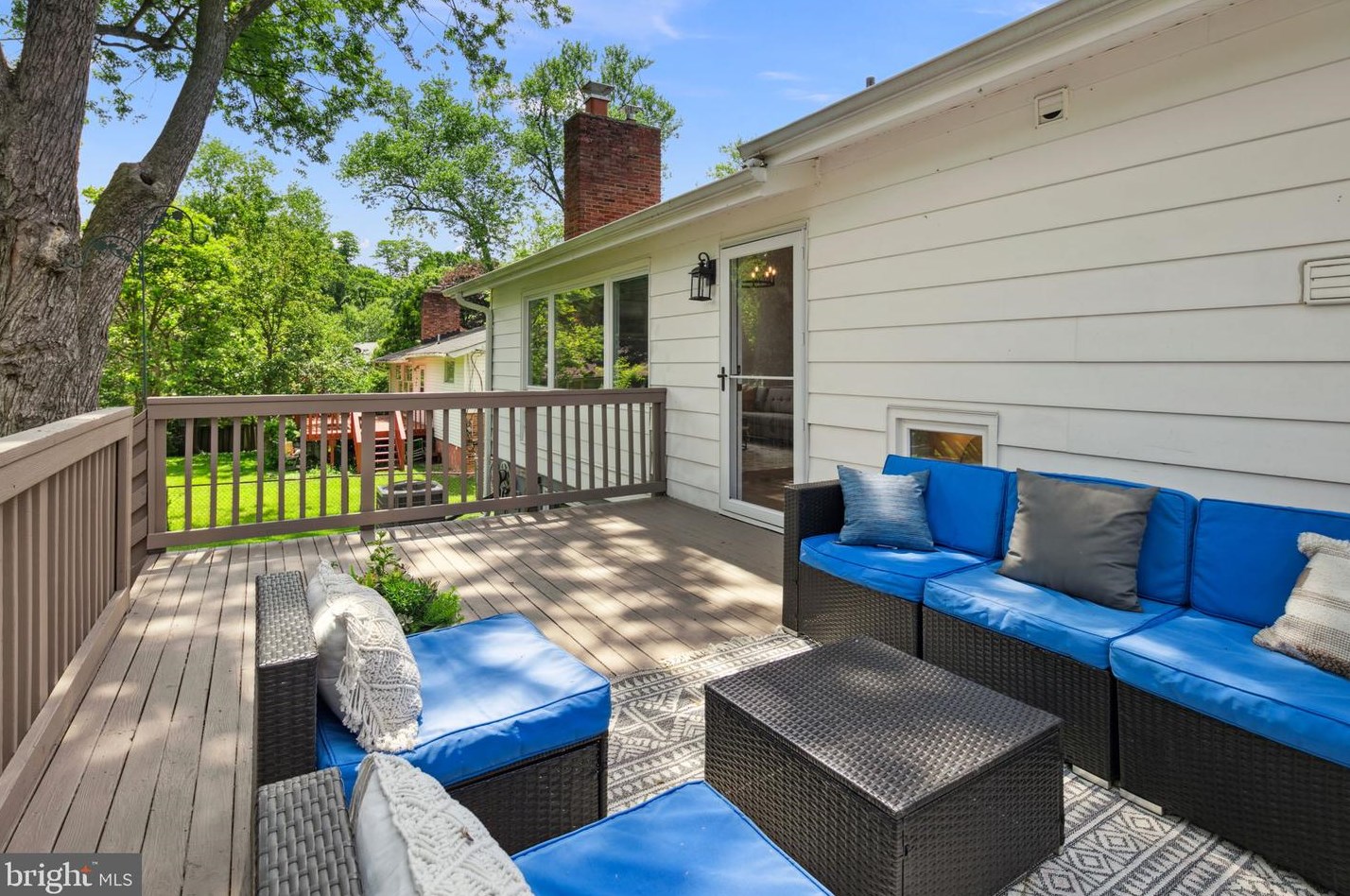 2304 Mcauliffe Dr, Rockville MD 20851-1550 exterior