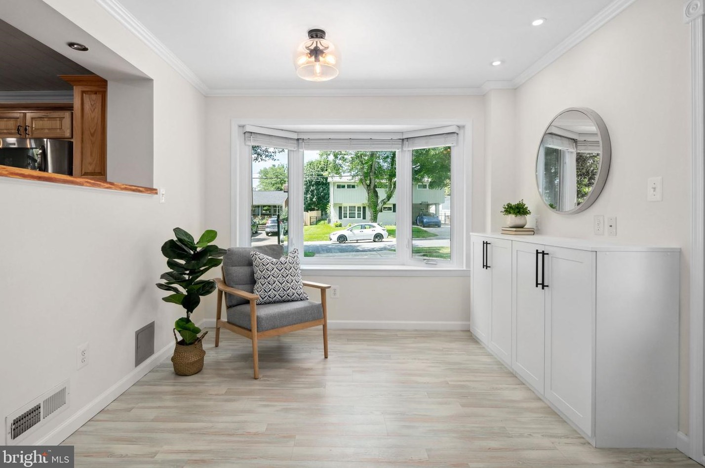 2304 Mcauliffe Dr, Rockville MD 20851-1550 exterior