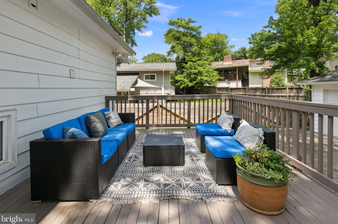 2304 Mcauliffe Dr, Rockville MD 20851-1550 exterior