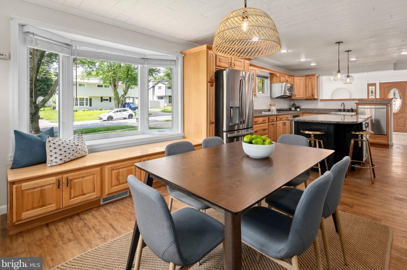 2304 Mcauliffe Dr, Rockville MD 20851-1550 exterior