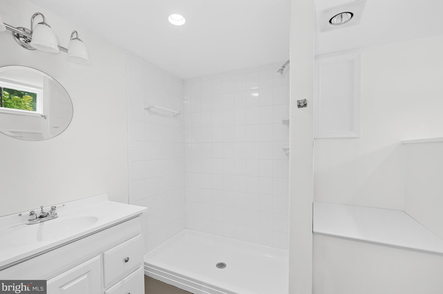 3601 Dunlop St, Bethesda MD 20815-5924 exterior