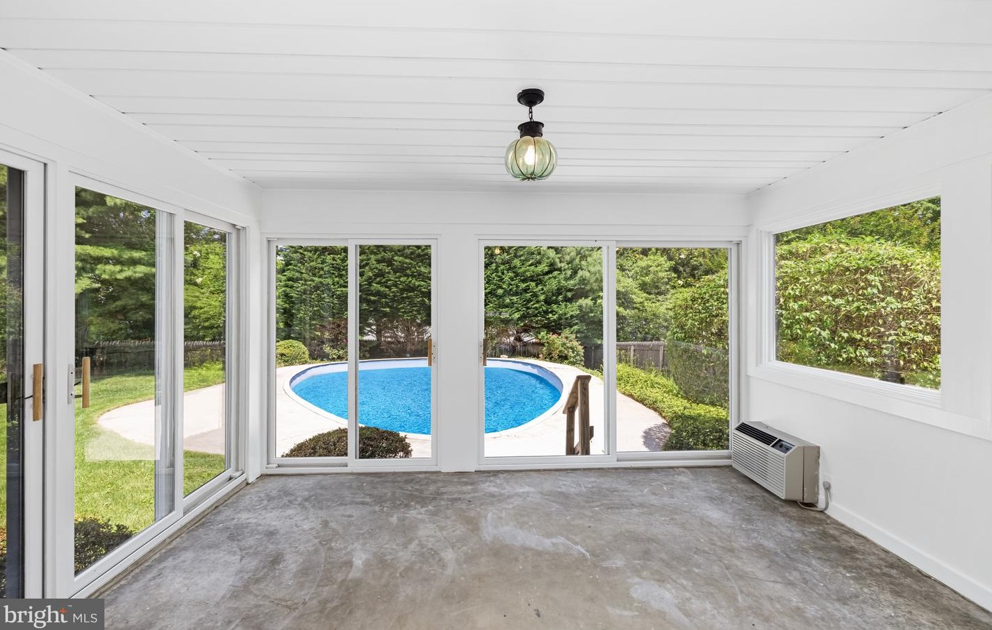 3601 Dunlop St, Bethesda MD 20815-5924 exterior