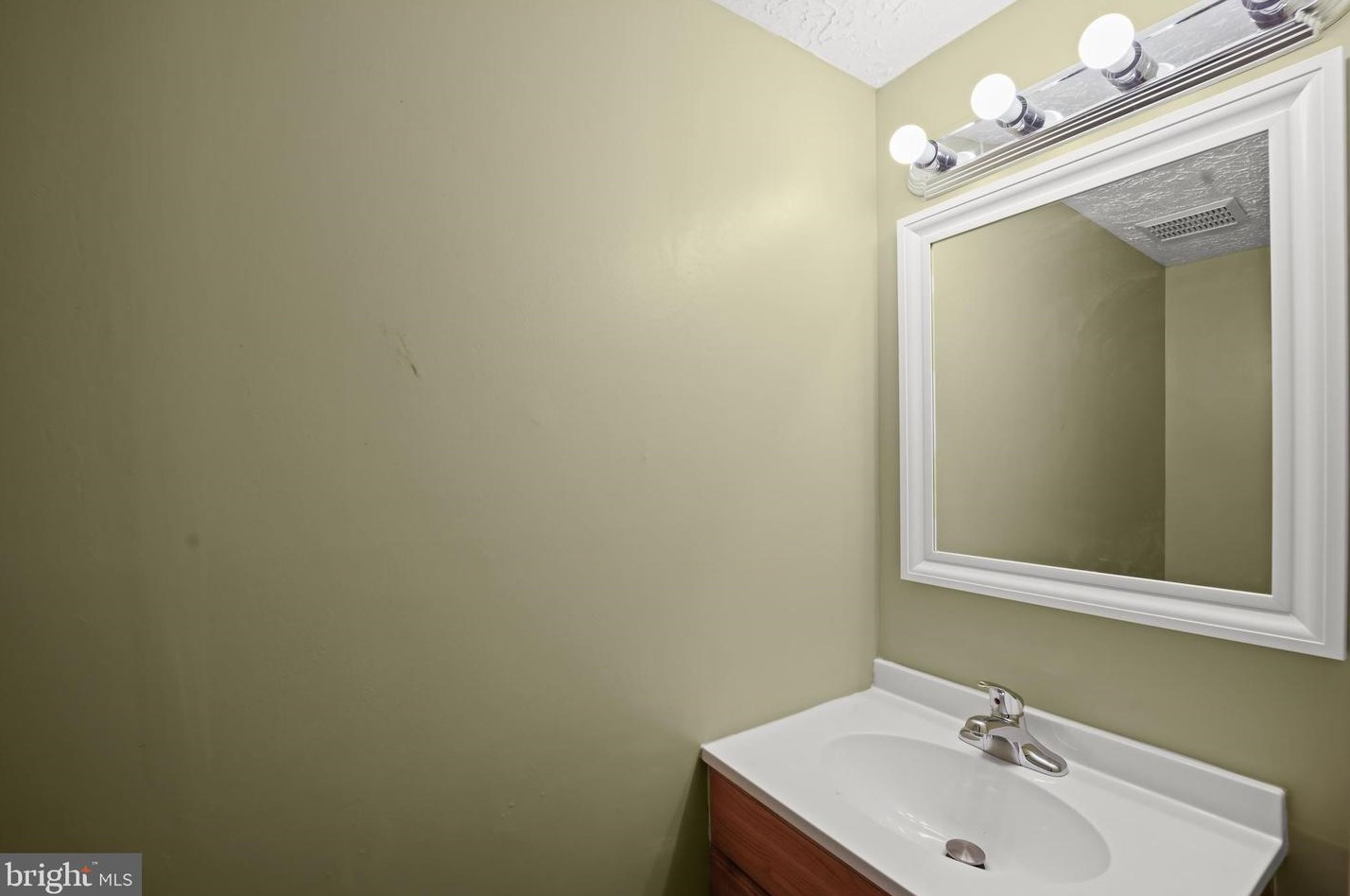 11459 Encore Dr, Silver Spring MD 20901-5043 exterior