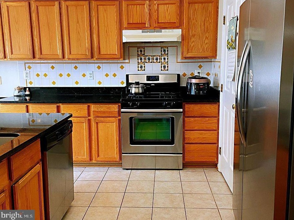 216 Fountain Green Ln, Gaithersburg MD  20878-7853 exterior