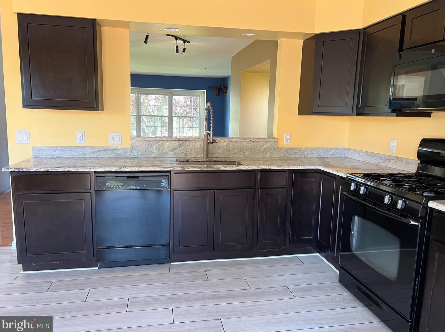 8413 Meadow Green Way, Gaithersburg MD  20877-3740 exterior