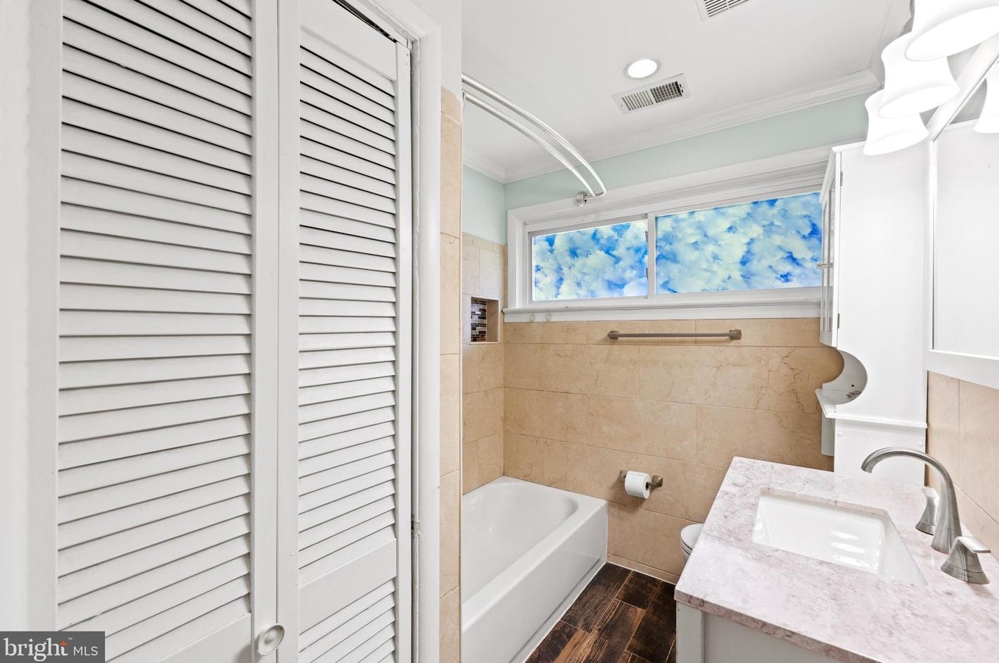 1127 Lewis Ave, Rockville MD 20851-2330 exterior