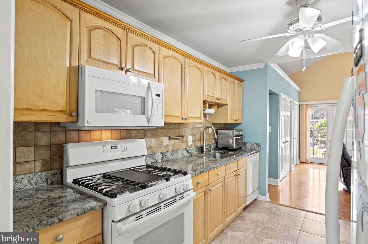 1127 Lewis Ave, Rockville MD 20851-2330 exterior