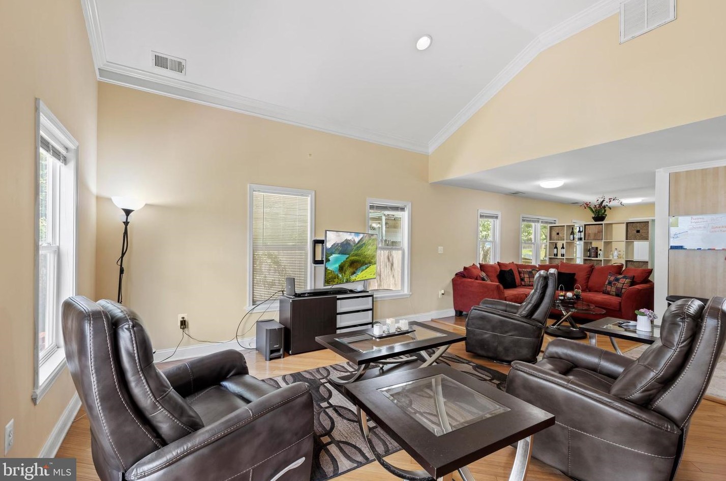 1127 Lewis Ave, Rockville MD 20851-2330 exterior