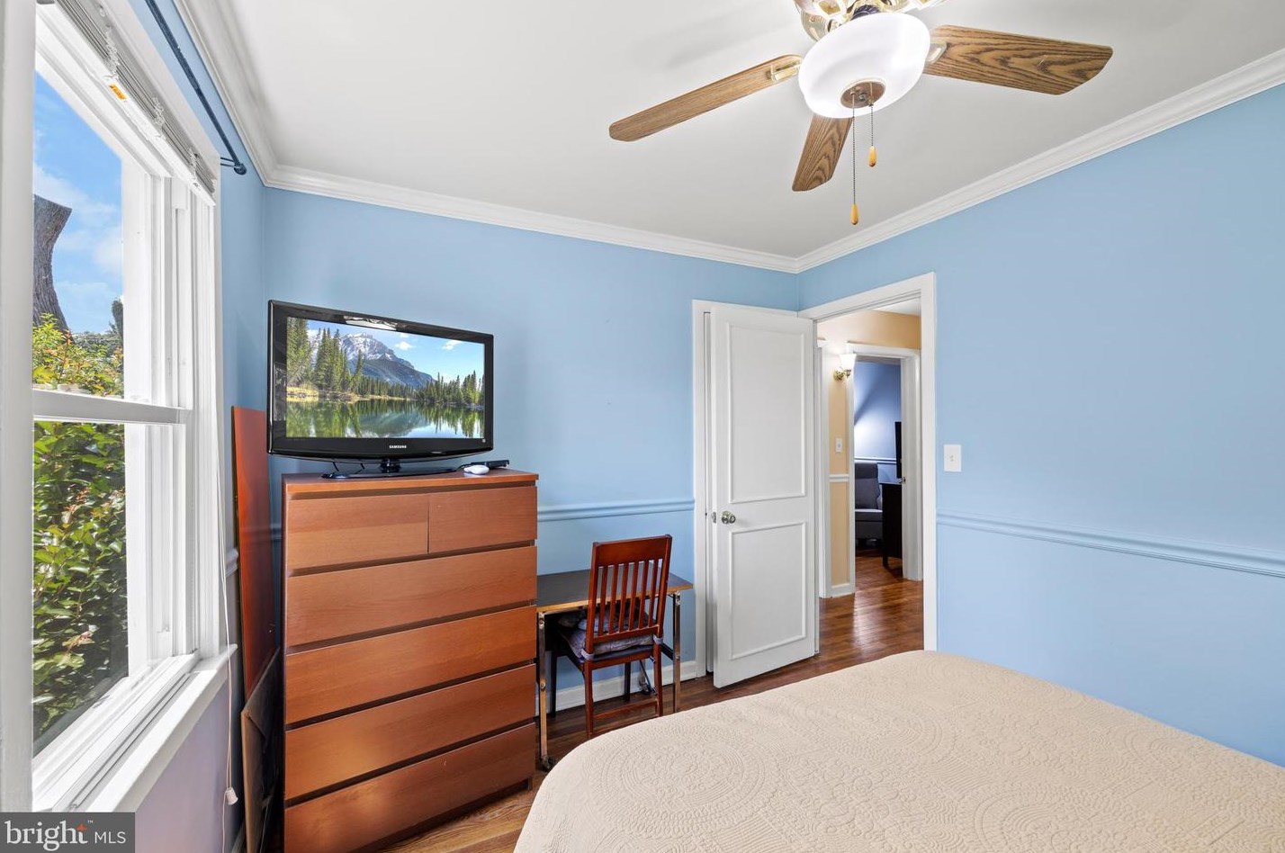 1127 Lewis Ave, Rockville MD 20851-2330 exterior