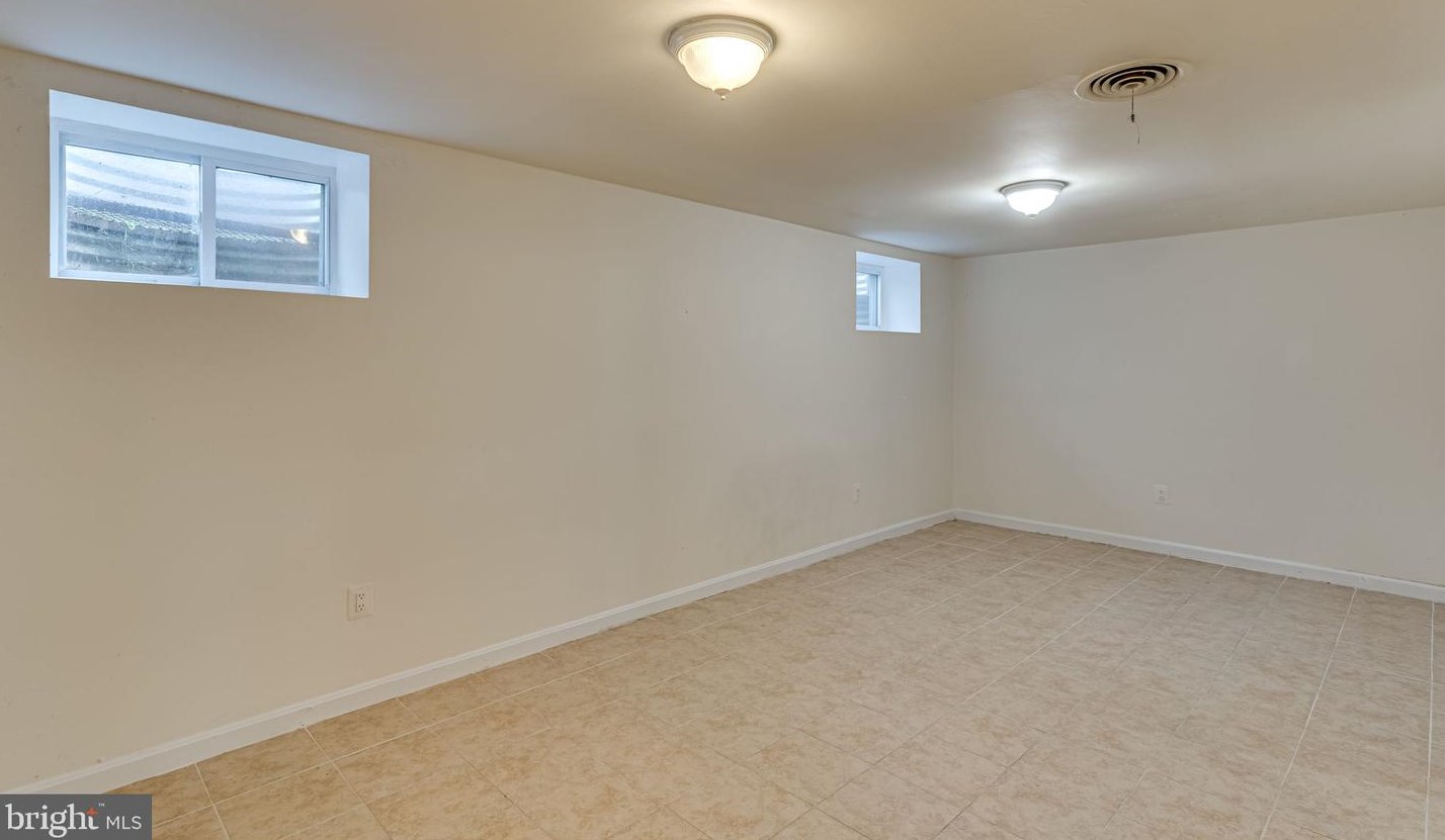 11216 Bybee St, Silver Spring MD 20902-3205 exterior