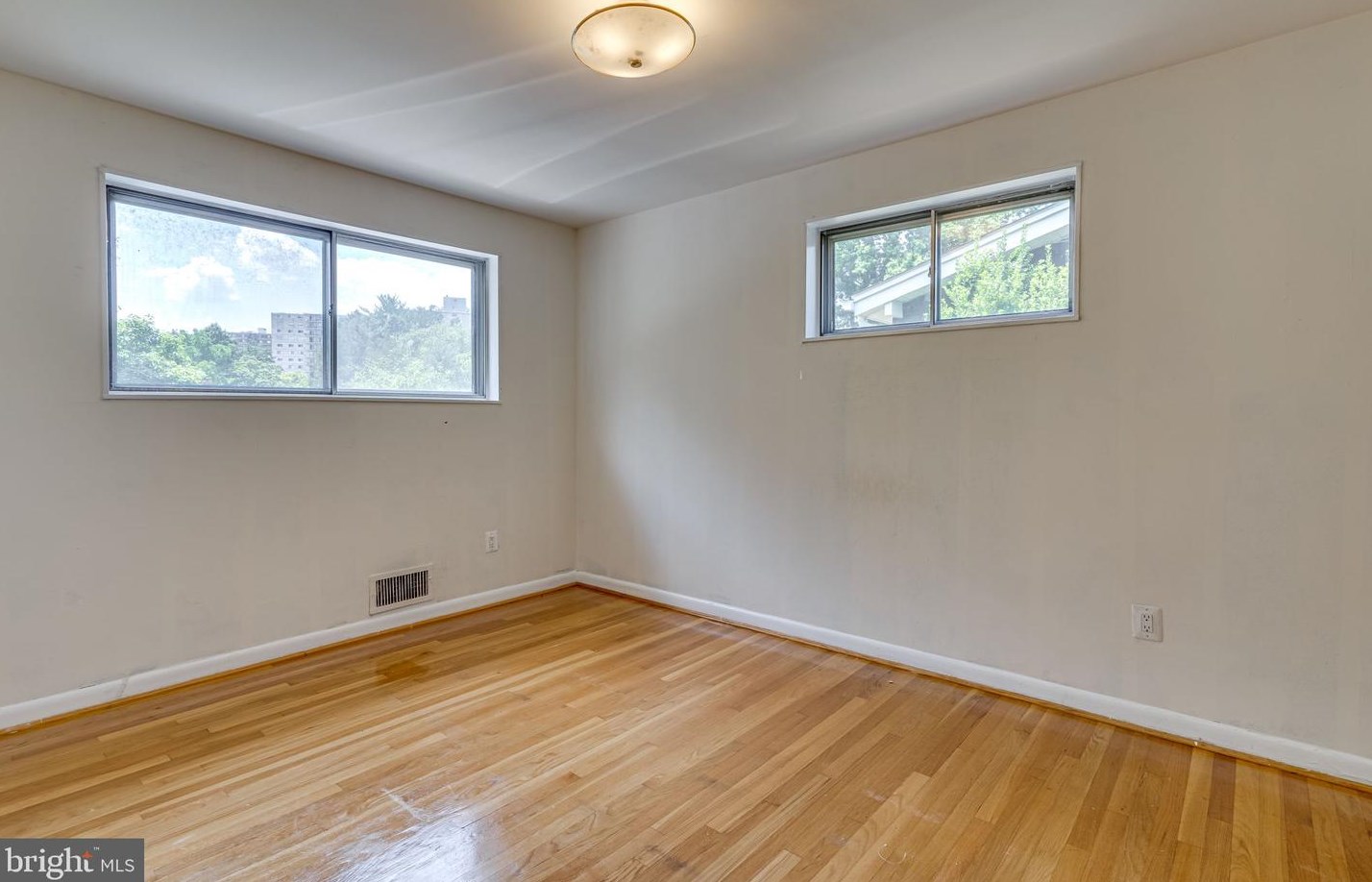 11216 Bybee St, Silver Spring MD 20902-3205 exterior