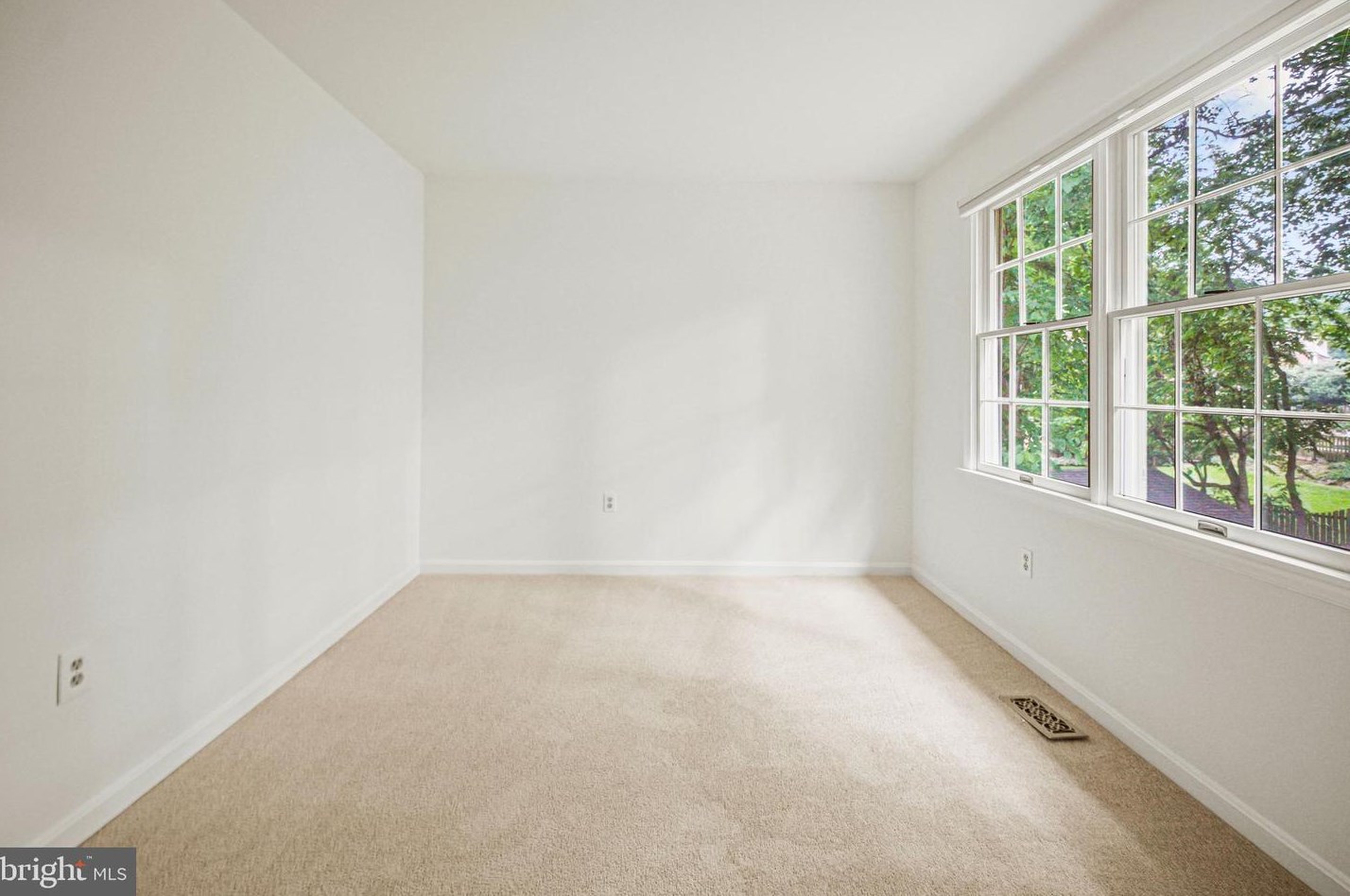 14547 Jaystone Dr, Silver Spring MD 20905-7410 exterior