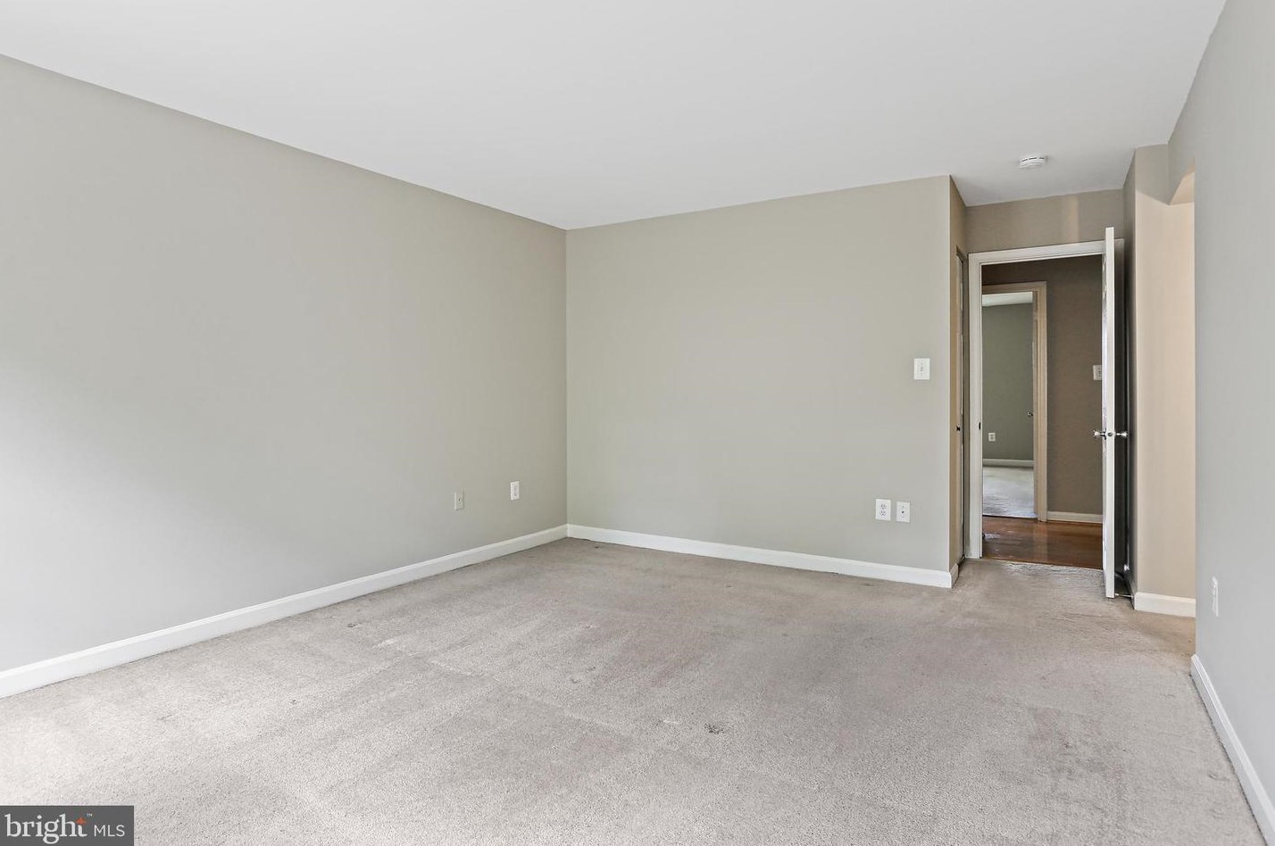 11360 Empire Ln, Rockville MD 20852-2869 exterior