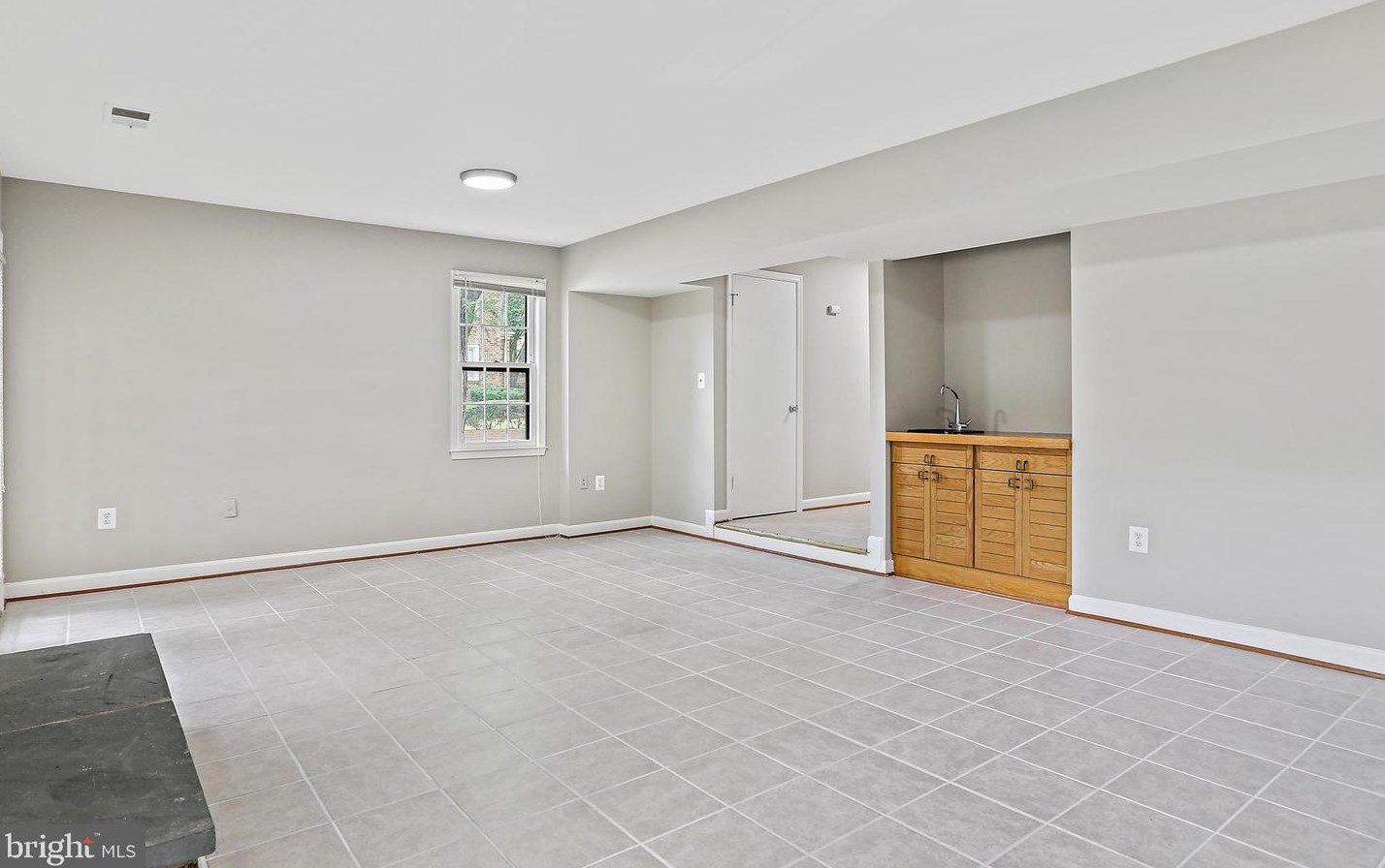 11360 Empire Ln, Rockville MD 20852-2869 exterior