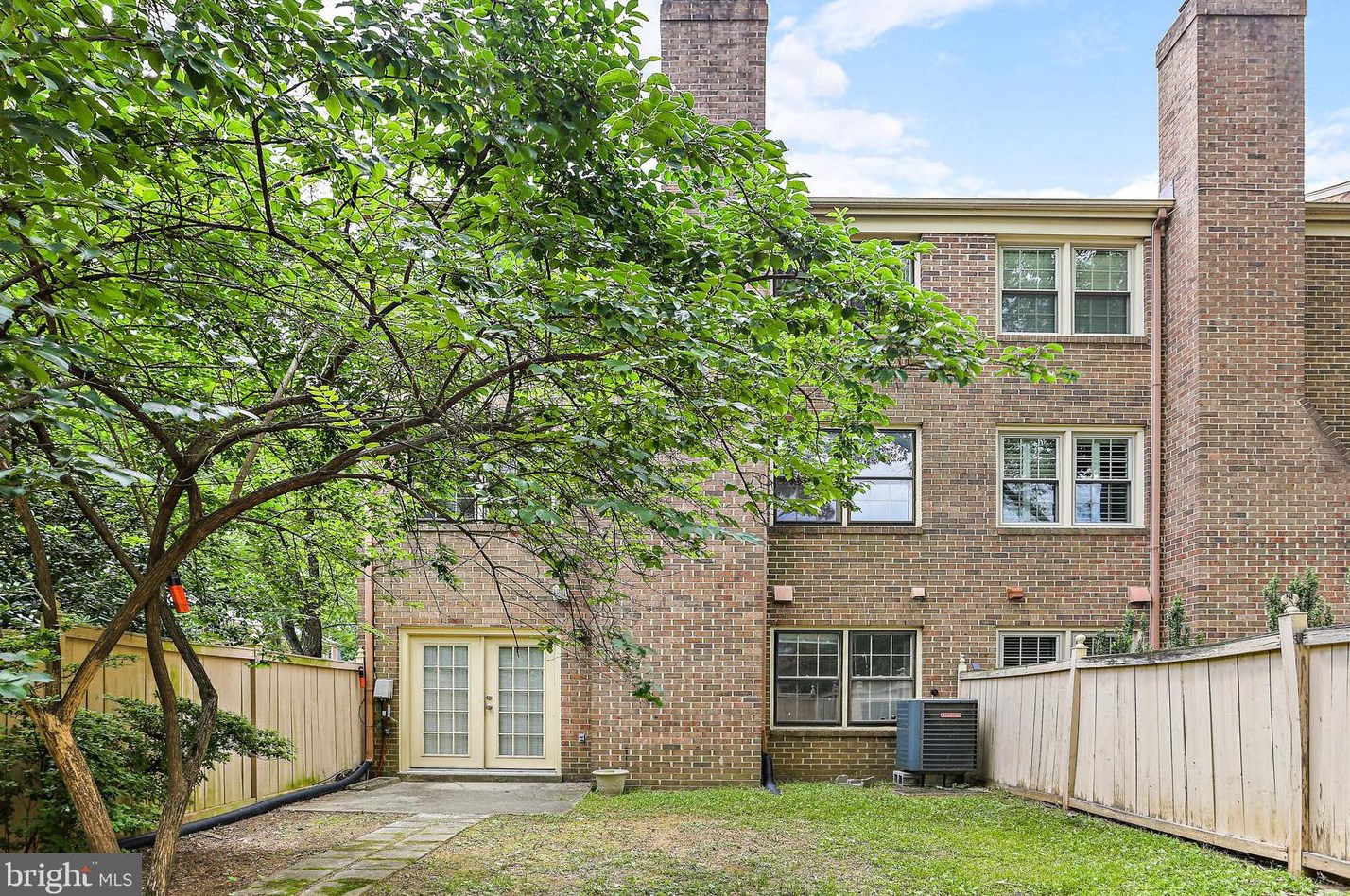 11360 Empire Ln, Rockville MD 20852-2869 exterior