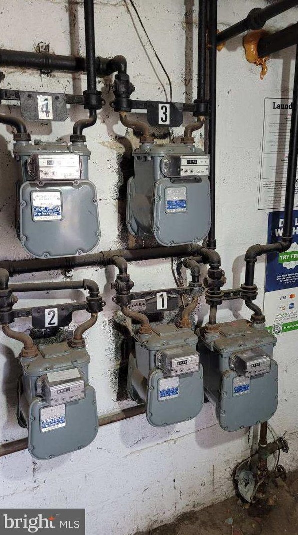 8215 Schrider St, Silver Spring MD 20910-4642 exterior