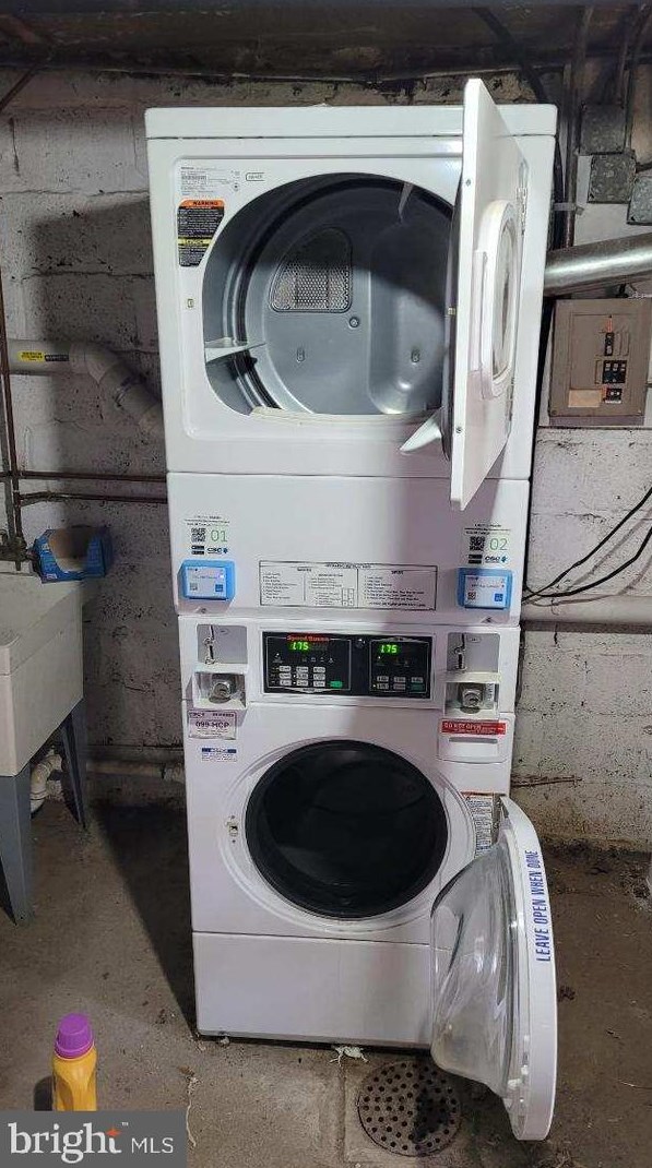 8215 Schrider St, Silver Spring MD 20910-4642 exterior