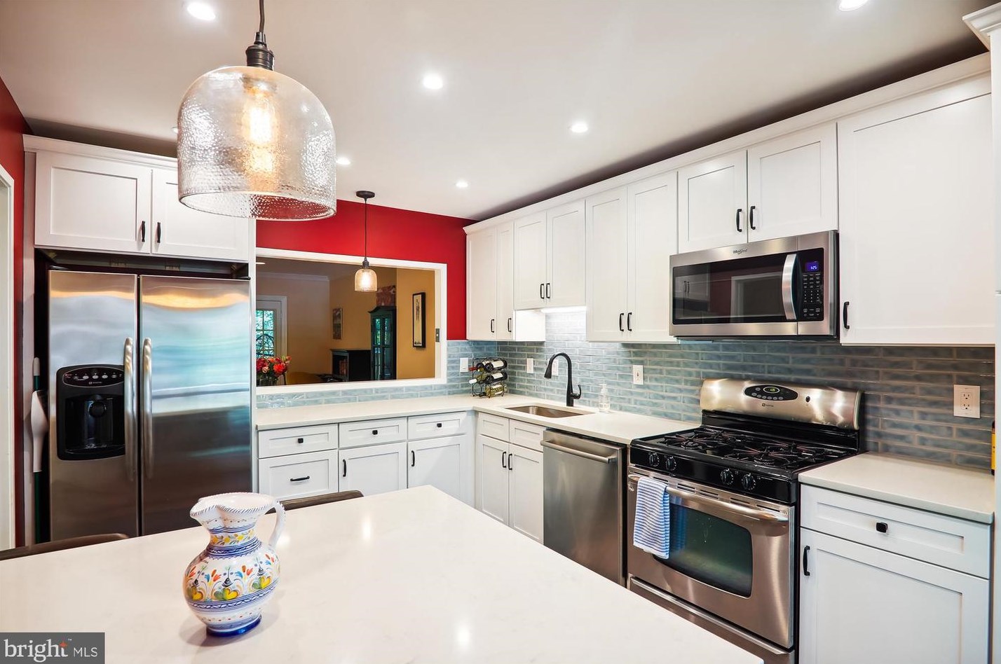 8134 Hartford Ave, Silver Spring MD 20910-5311 exterior