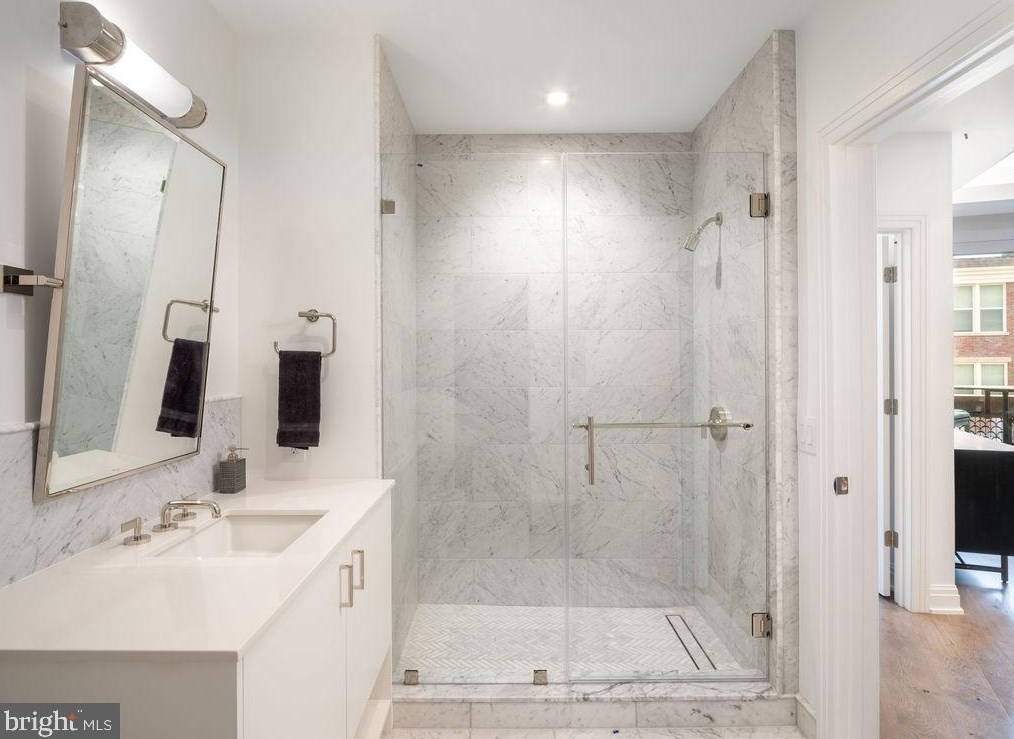 8551 Connecticut Ave, Bethesda MD 20815-6826 exterior