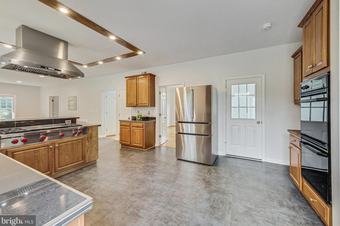 9300 Huntmaster Rd, Gaithersburg MD 20882-1332 exterior