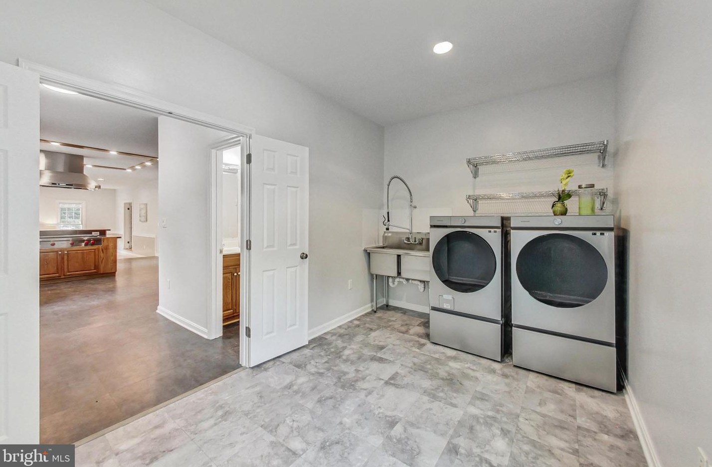 9300 Huntmaster Rd, Gaithersburg MD 20882-1332 exterior