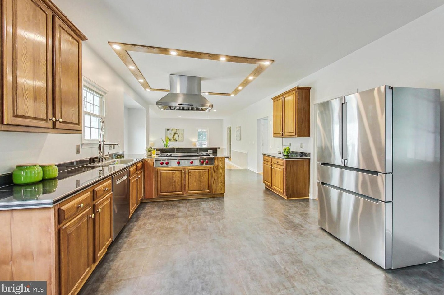 9300 Huntmaster Rd, Gaithersburg MD 20882-1332 exterior