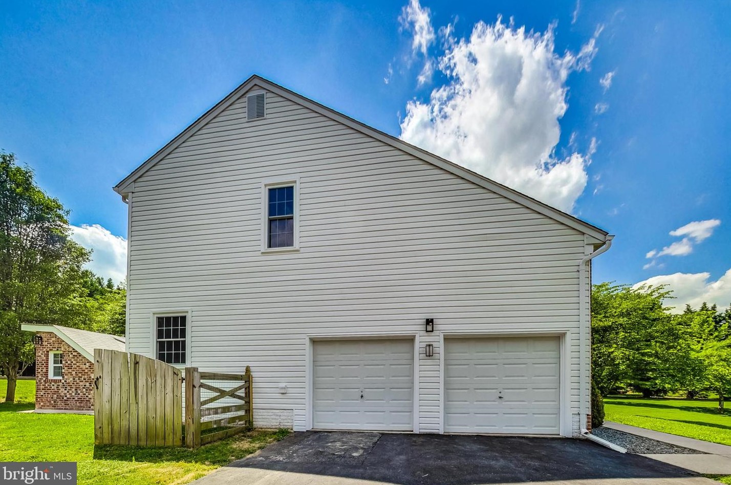 9300 Huntmaster Rd, Gaithersburg MD 20882-1332 exterior